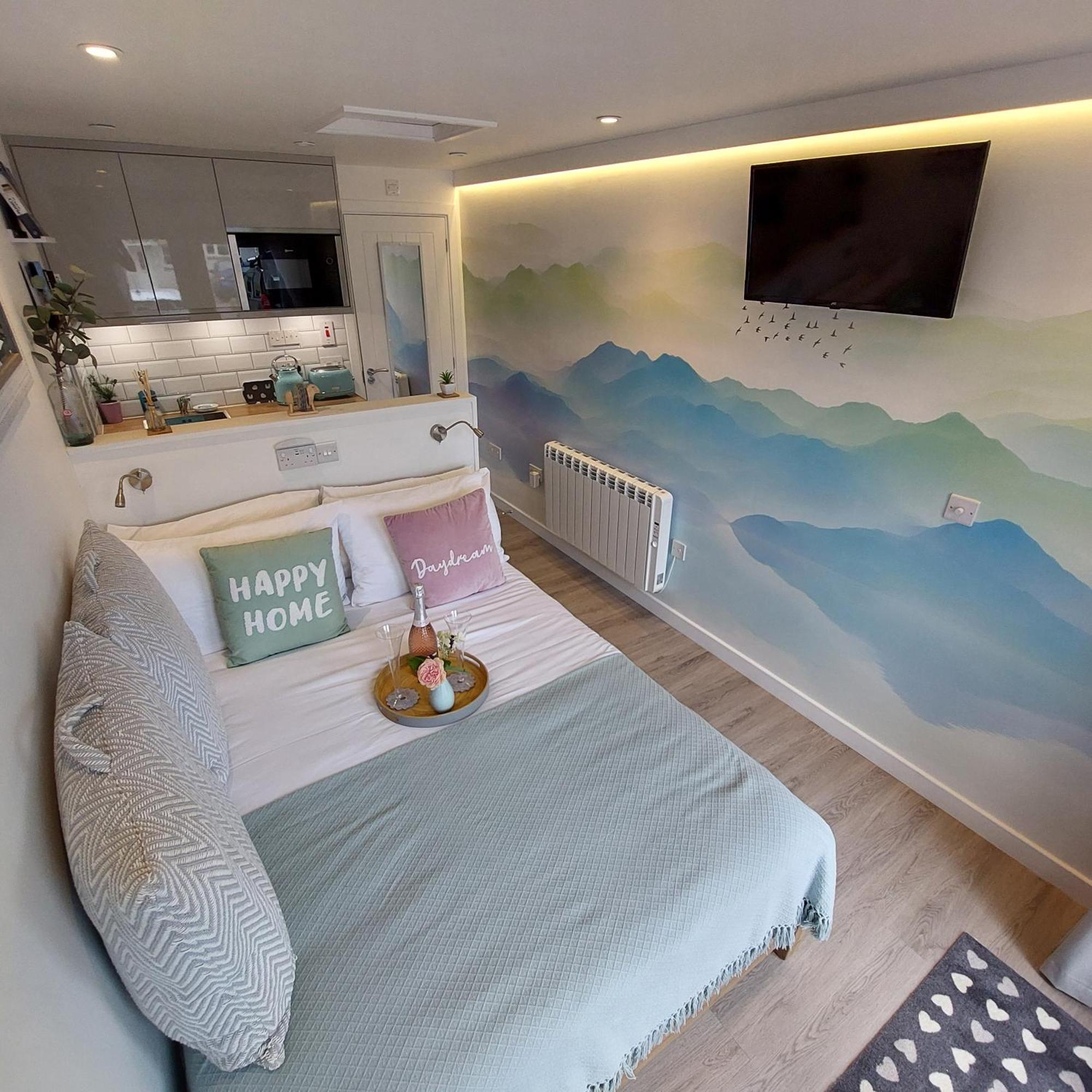 The Snug - Cosy Retreat For Two Inverness