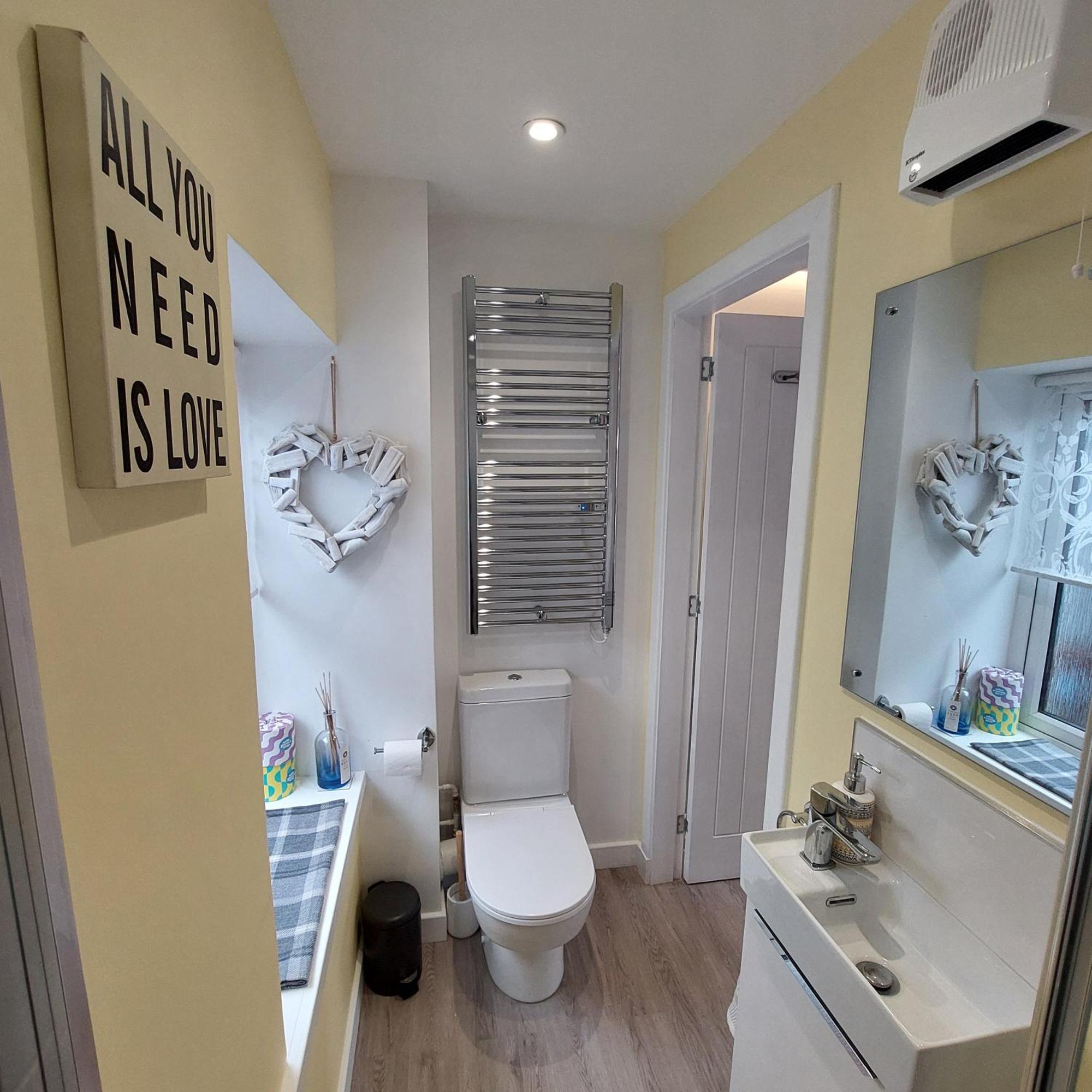 The Snug - Cosy Retreat For Two Apartment